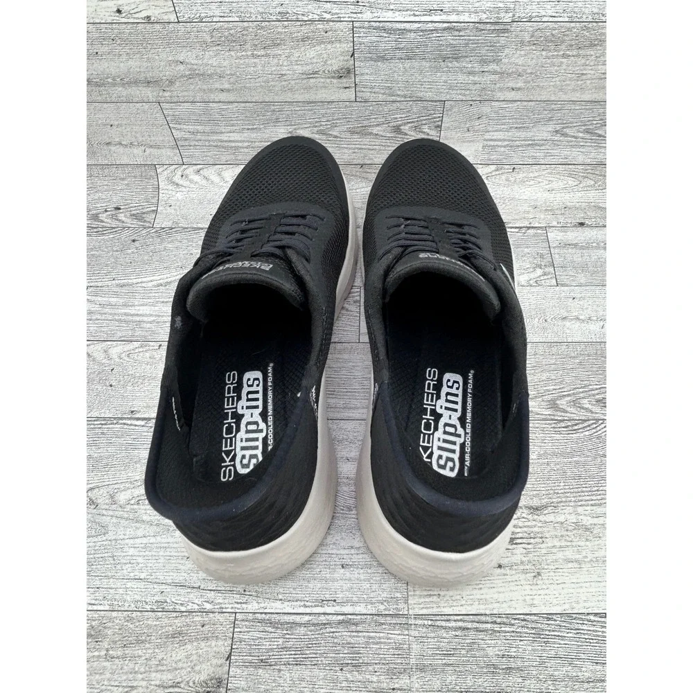 Skechers GoWalk Slip-ins Women Sz 11 Black White Walking Shoes Hands Free 124836